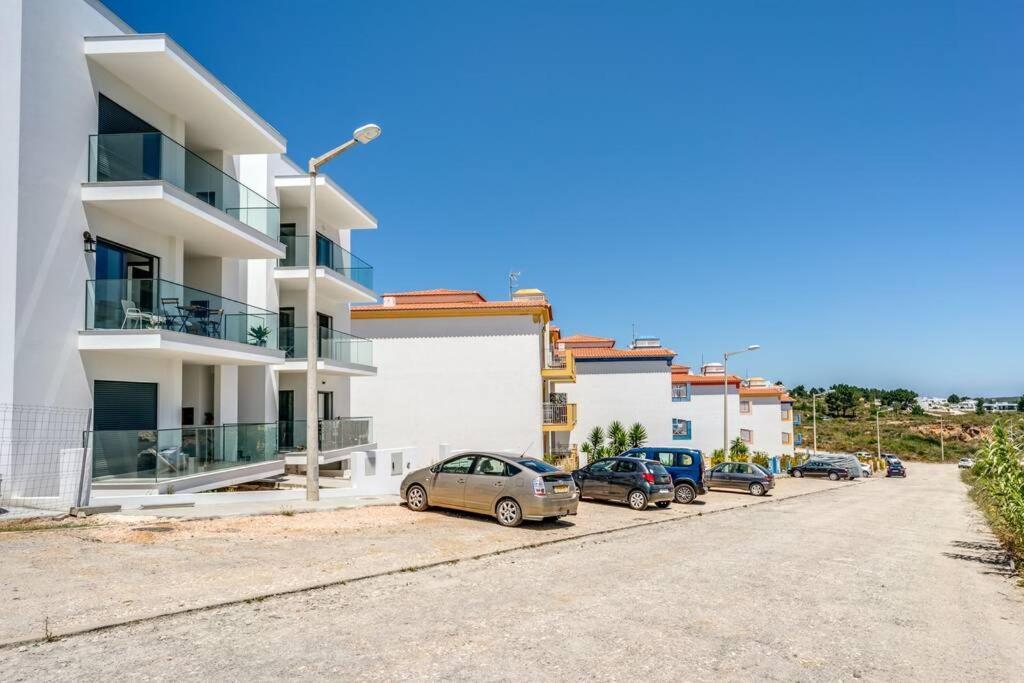 Happiness Apartment - 2Bedroom Apt In Aljezur Exterior photo